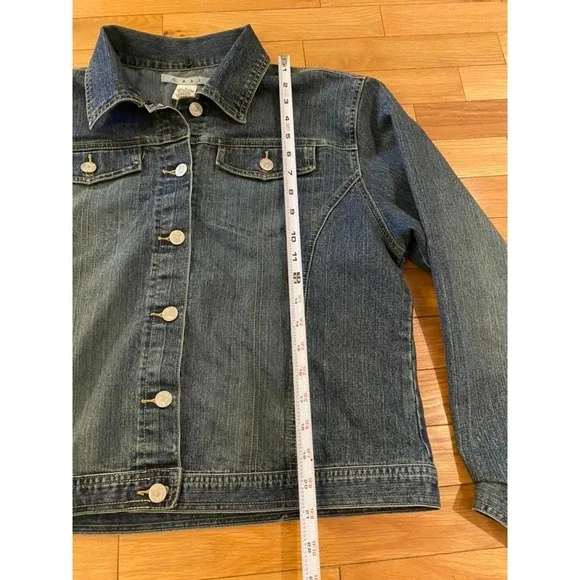 Cabi Women's Blue Denim Jacket Size L Classic Button Front Trucker Style - Picture 3 of 4